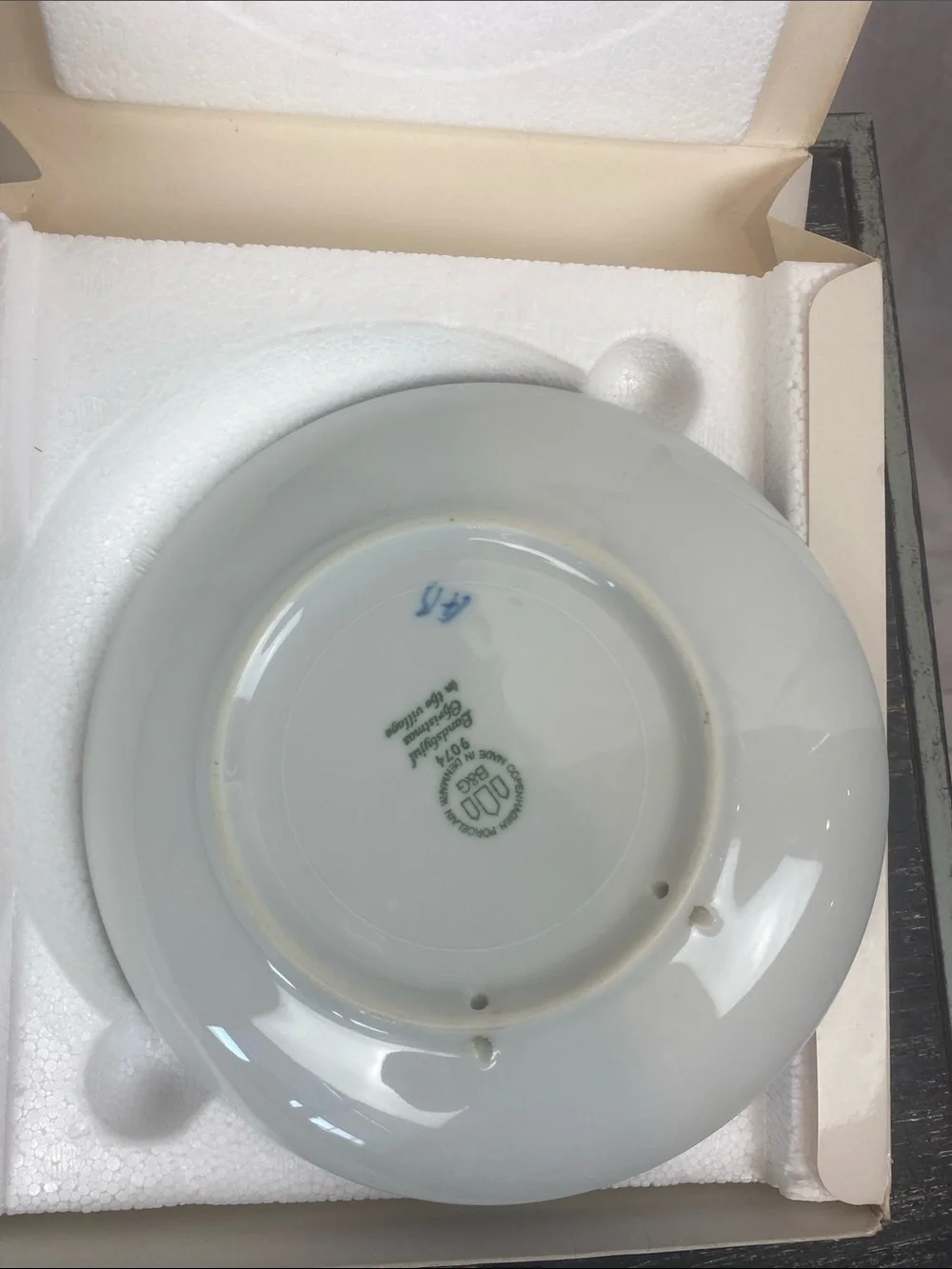 Bing & Grondahl Blue White Copenhagen Porcelain Small Swan Winter Holiday Plate